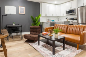 Deluxe 3-bdrm Oasis Dtwdparking-wifi-sleeps8